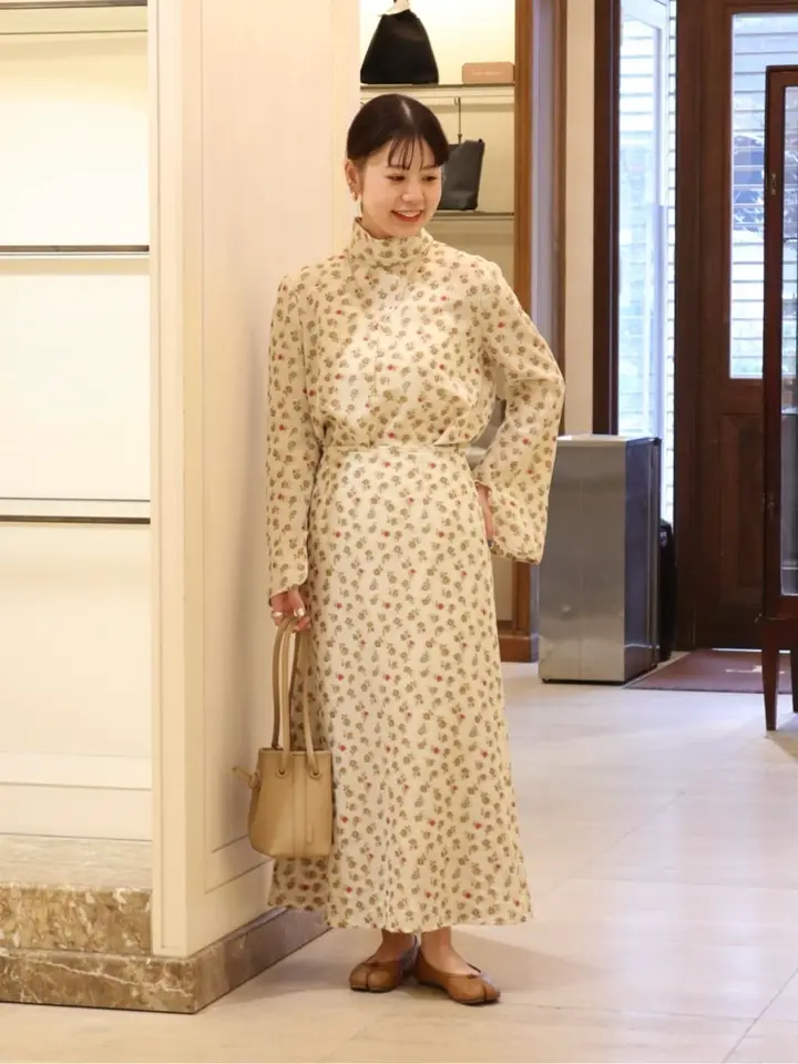 Mame Kurogouchi(マメ クロゴウチ)】 Floral Jacquard Hight Neck