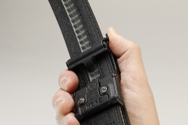 プロ御用達の最強ガンベルト！「KORE ESSENTIALS EDC GUN BELT