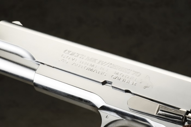 キラキラ・ド派手なガバメント！ 東京マルイ「ガスブローバックガン