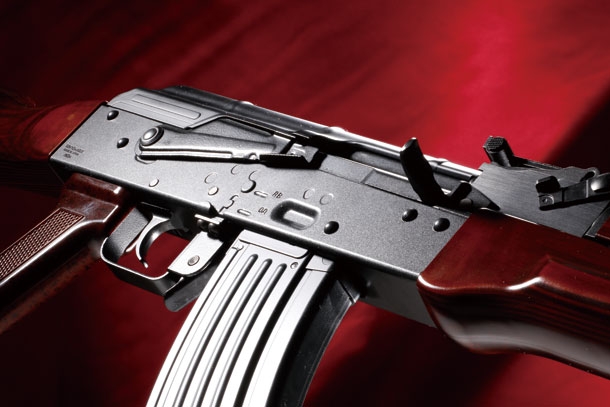 旧共産圏を席巻したレジェンドライフルをガスブローバックで再現「東京