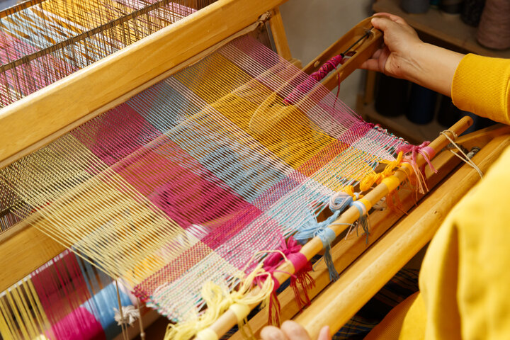 世界で一つだけの手織りマフラーづくりを体験♪大阪・中崎町にある体験