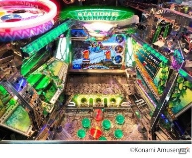 3つのJACKPOT抽選機が搭載されたメダルゲーム「FORTUNE TRINITY 精霊の