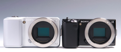 ミラーレスα、ソニー「NEX」を丸裸にする（前編）（1/4 ページ