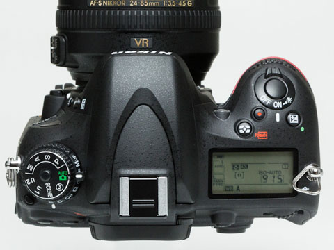 小さくて取り回しに優れた快適フルサイズ一眼――ニコン「D600」（1/3