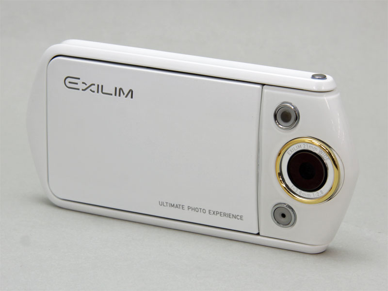 台数限定の自分撮りデジカメ「EX-TR15」 ファーストインプレッション