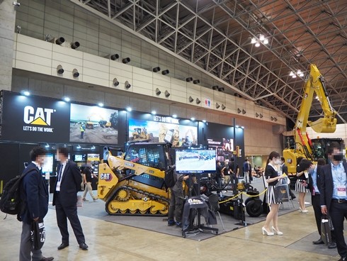 キャタピラーが注力する長距離での建機の遠隔操作、アリゾナのマシンを