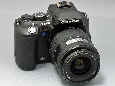 誰にでもお勧めできるフォーサーズの決定版――オリンパス「E-500