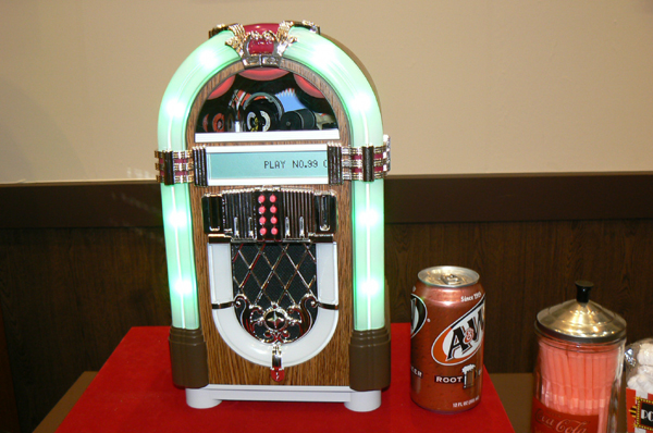 レコードを“運ぶ”本格派、セガトイズ「Juke Box 19xx」：TOYフォーラム