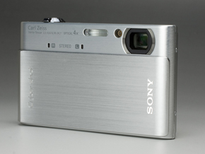 物欲を刺激するスリムデザイン、ソニー「DSC-T900」：3万円台で買える