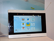 パナソニック、初のフルセグ対応「お風呂テレビ」を発売：DLNAやビエラ