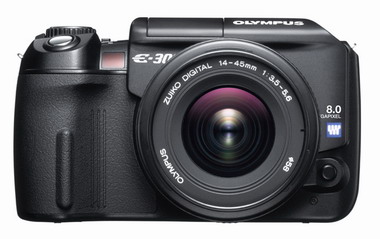 オリンパス、普及価格帯のデジタル一眼レフカメラ「E-300」を発表