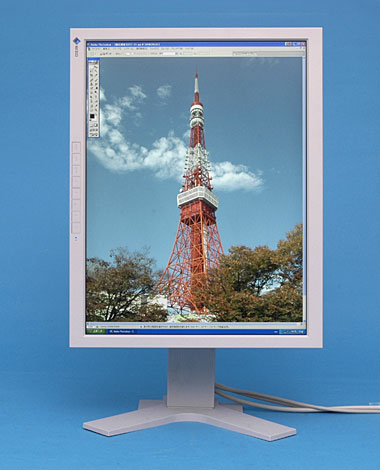 高画質と多機能に磨きをかけた21.3インチUXGA液晶ディスプレイ