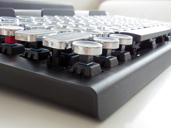 タイプライター風キーボード「Qwerkywriter」でレトロメカニカルの