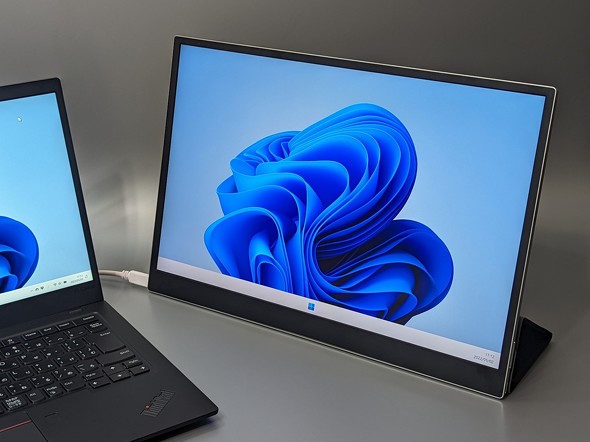 左右どちらのUSB Type-Cポートでも接続できてレイアウトフリー！ LGの