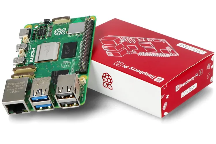 Raspberry Pi 5 8GB RAM ケース付き 2/7まで Raspberry Pi 5 8GB RAM