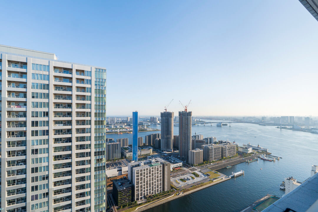 THE TOKYO TOWERS MID TOWER 53階の高層階、レインボーブリッジが