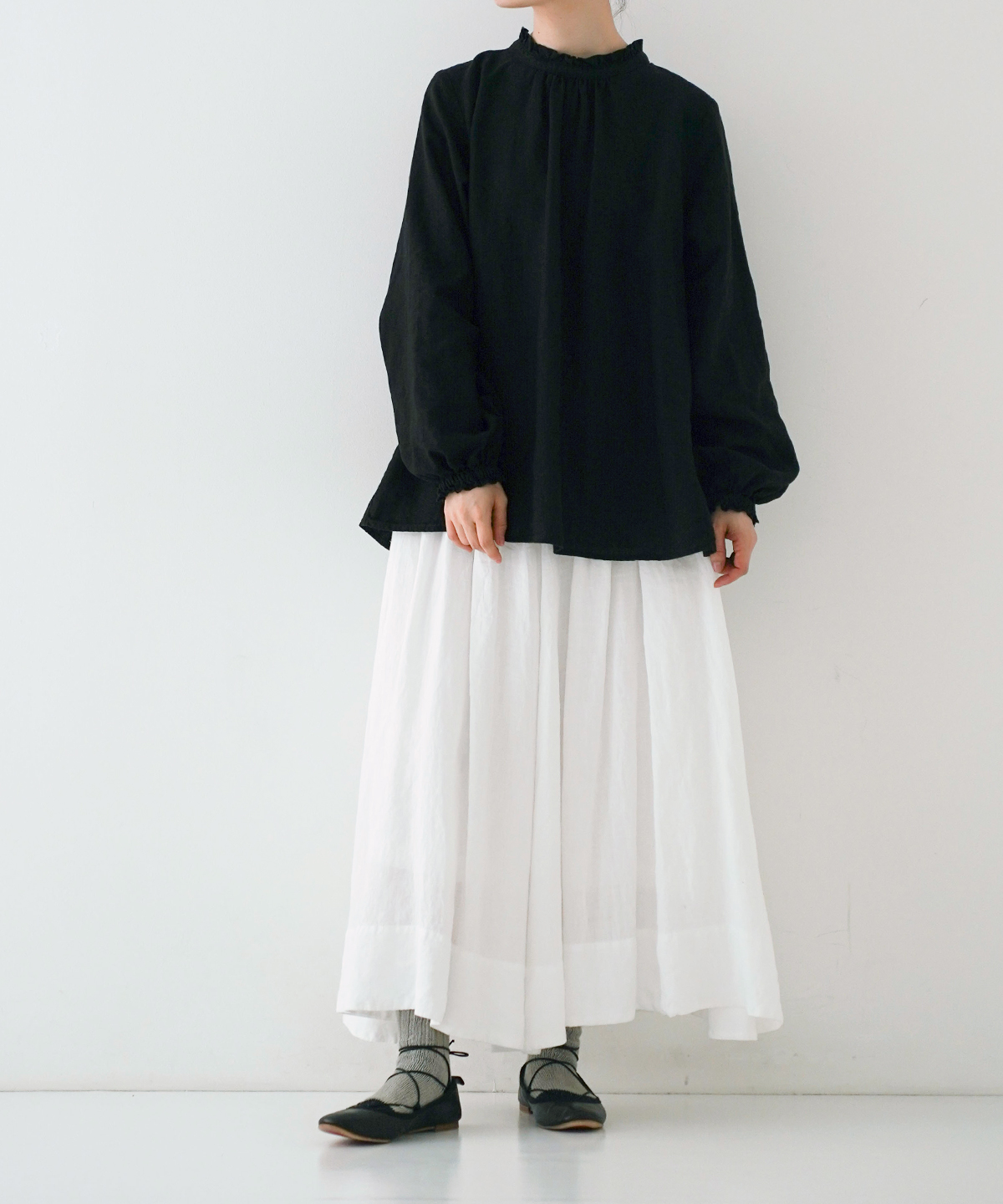 リネンスタンドフリルブラウス ルーズフィット｜nest Robe / CONFECT