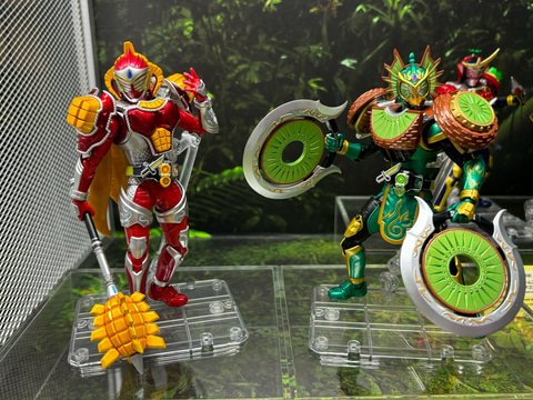 真骨彫製法」より「仮面ライダーガタック ハイパーフォーム」や