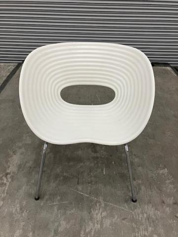 vitra（ヴィトラ） トムバックチェア(Tom Vac) 一覧 - 中古オフィス