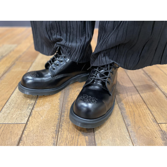 Dr.Martens 新作 1460 スティールトゥ ブローグ 8 ホール ブーツ