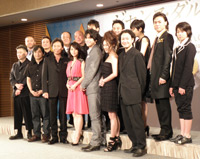 堀北真希、初舞台は、ドキドキ半分、ワクワク半分 | チケットぴあ[演劇