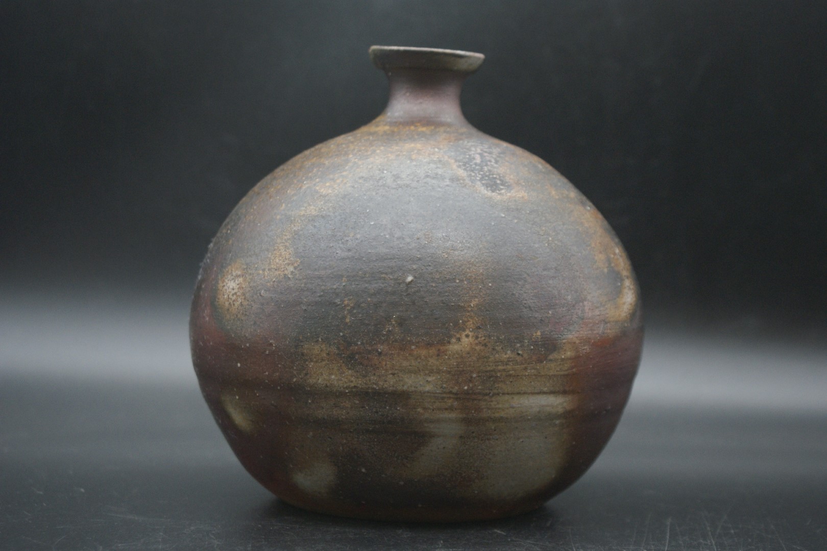 伊勢崎 紳 作 備前 小蕪花入 | 陶備堂オンラインショップ