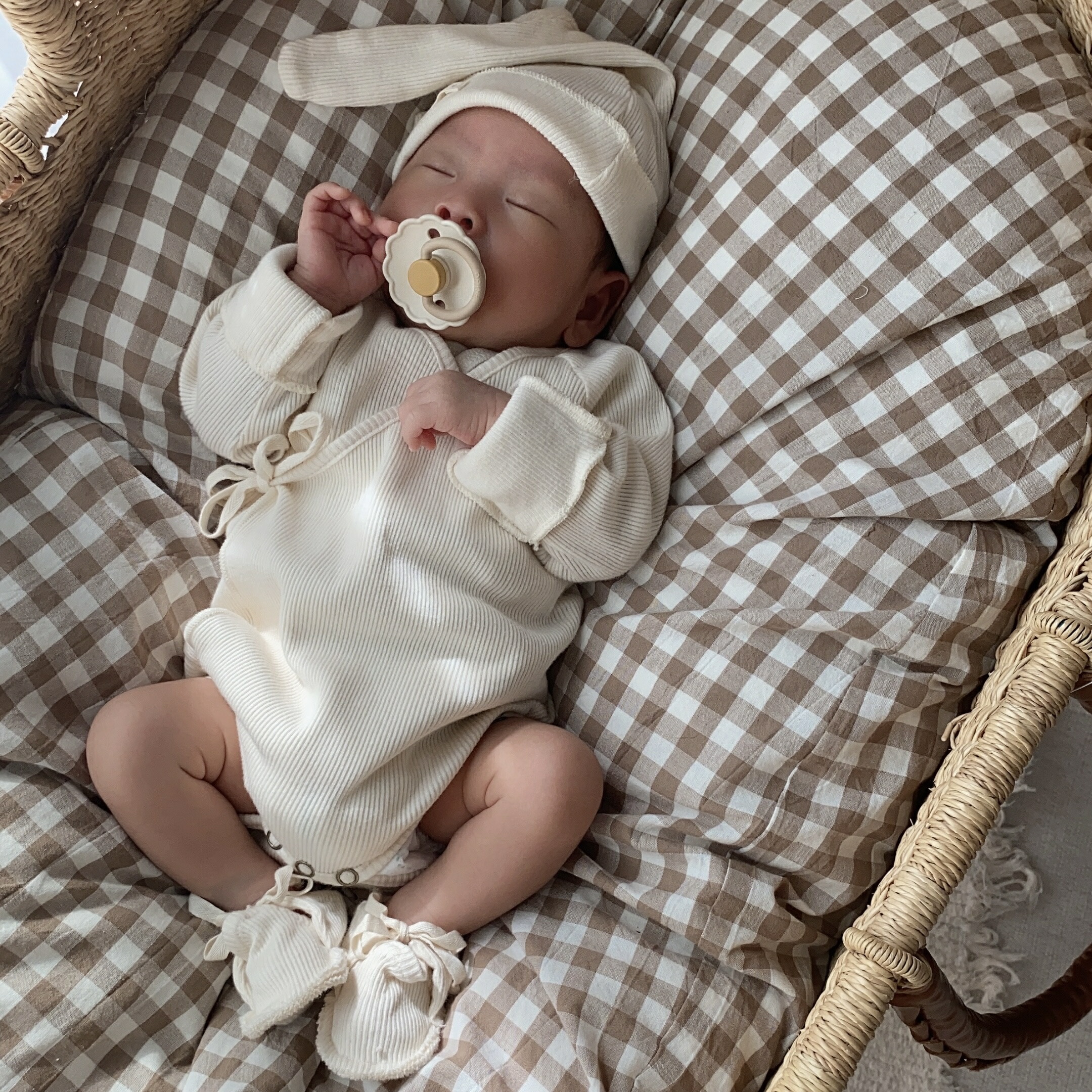 コントンさんへ Bebe organicネイビー ベロアコットンロンパース