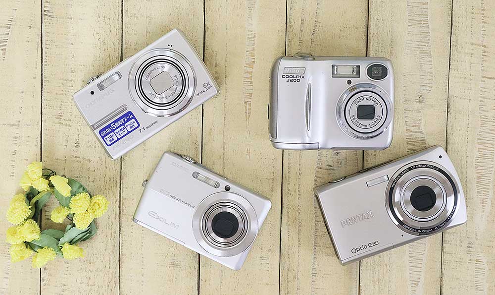 動作確認済み　オールドデジカメ　2台　メモリー電池充電器付 動作確認済み オールドデジカメ 2台 メモリー電池充電器付 動作確認