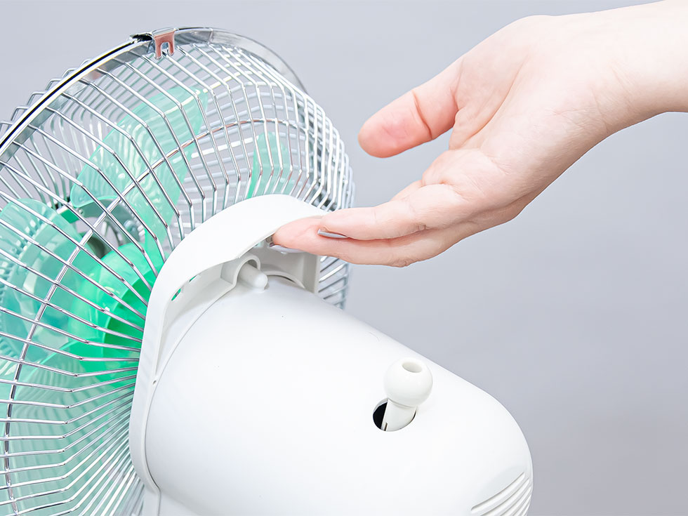 楽天市場】【在庫処分】コイズミ レトロ扇風機 ミニ扇風機 KLF-2057/G