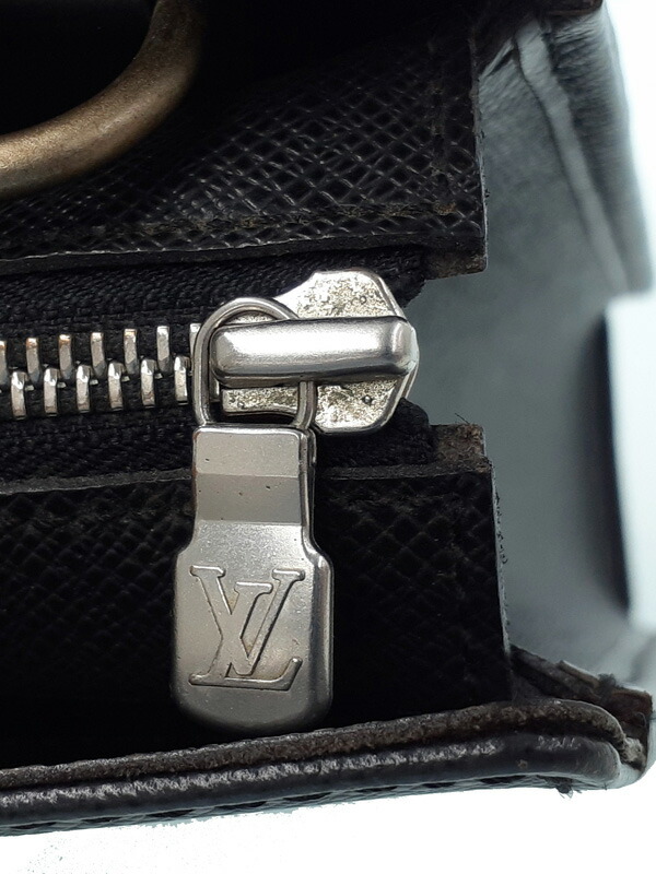 LOUIS VUITTON】ルイヴィトン『タイガ ポルトドキュマン ロザン