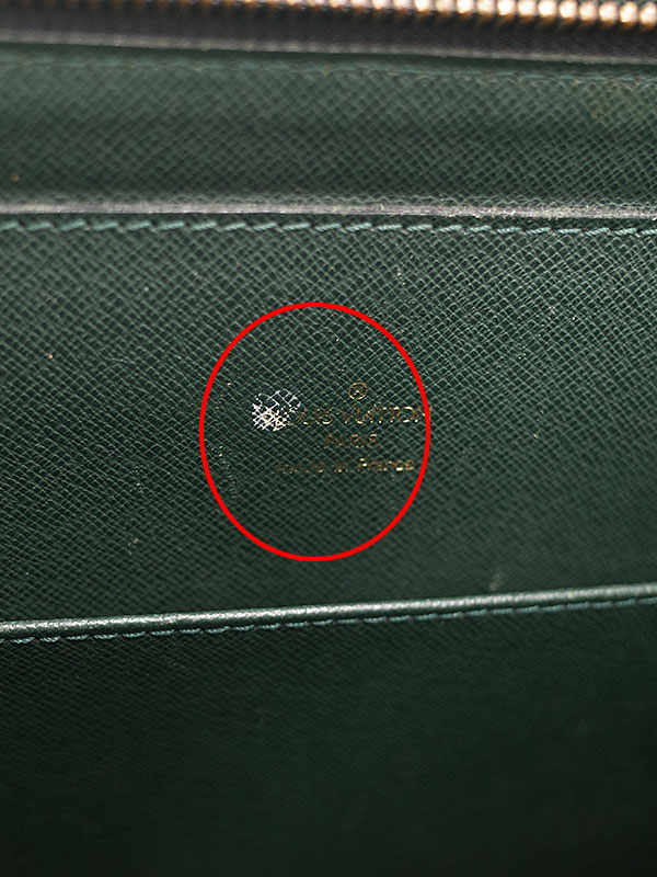 LOUIS VUITTON】ルイヴィトン『タイガ ポルトドキュマン ロザン