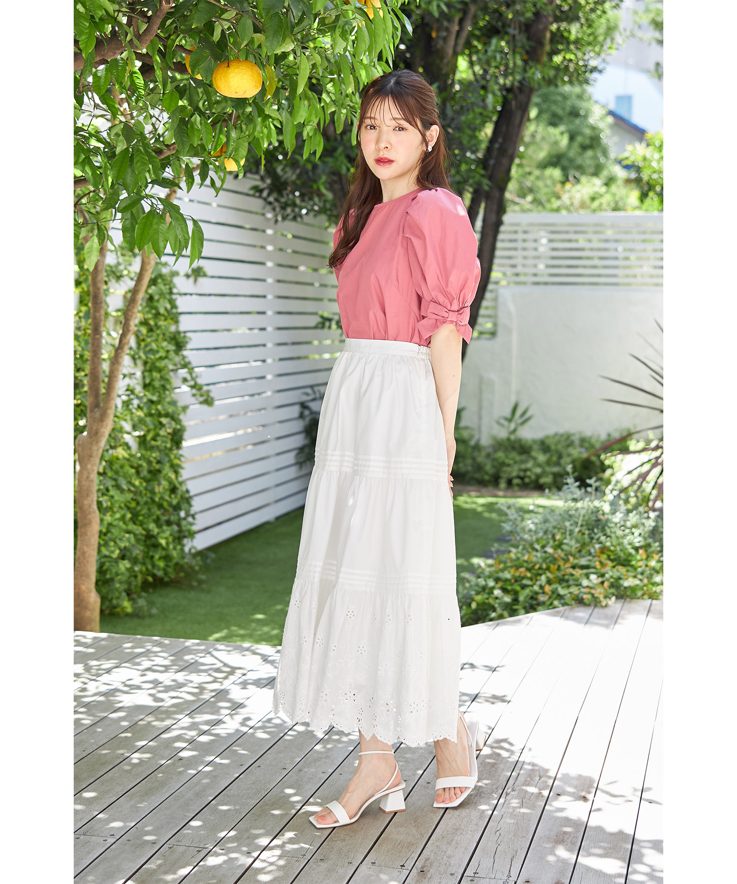 袖口リボン付きパフスリーブブラウス