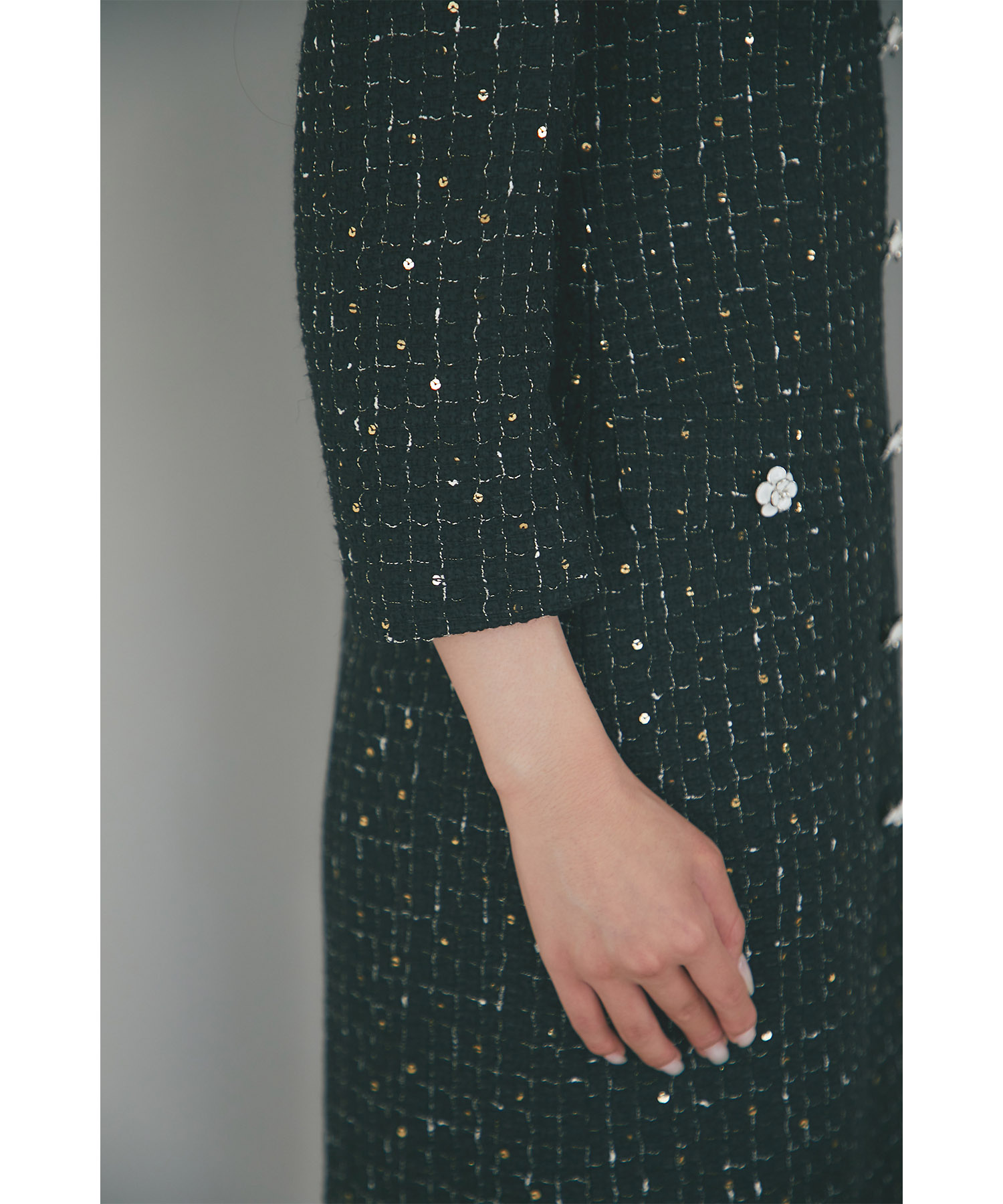 フラワー飾り釦付きスパンコールツイードタイトワンピース