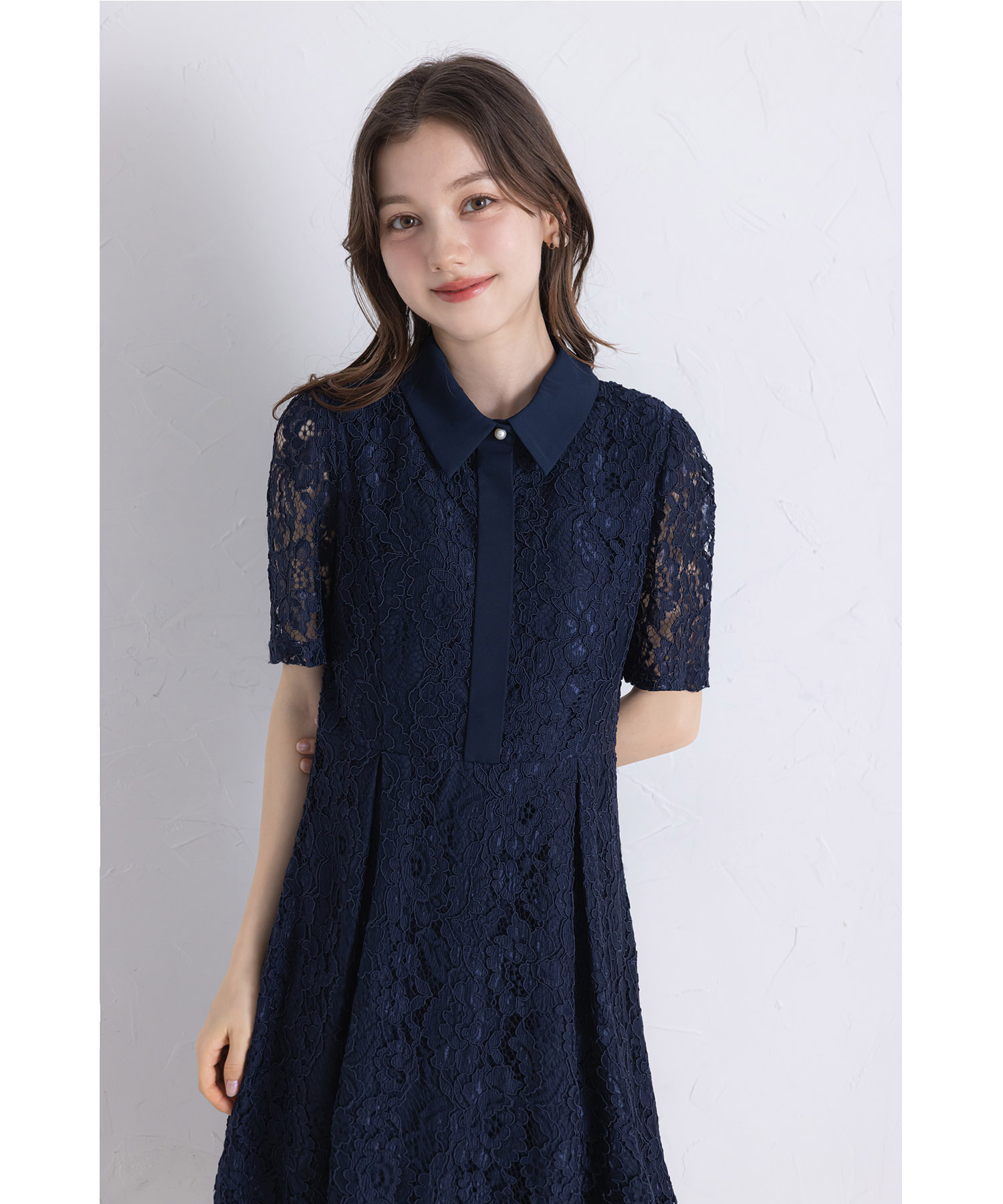 パール釦パネルライン襟付きレースワンピース