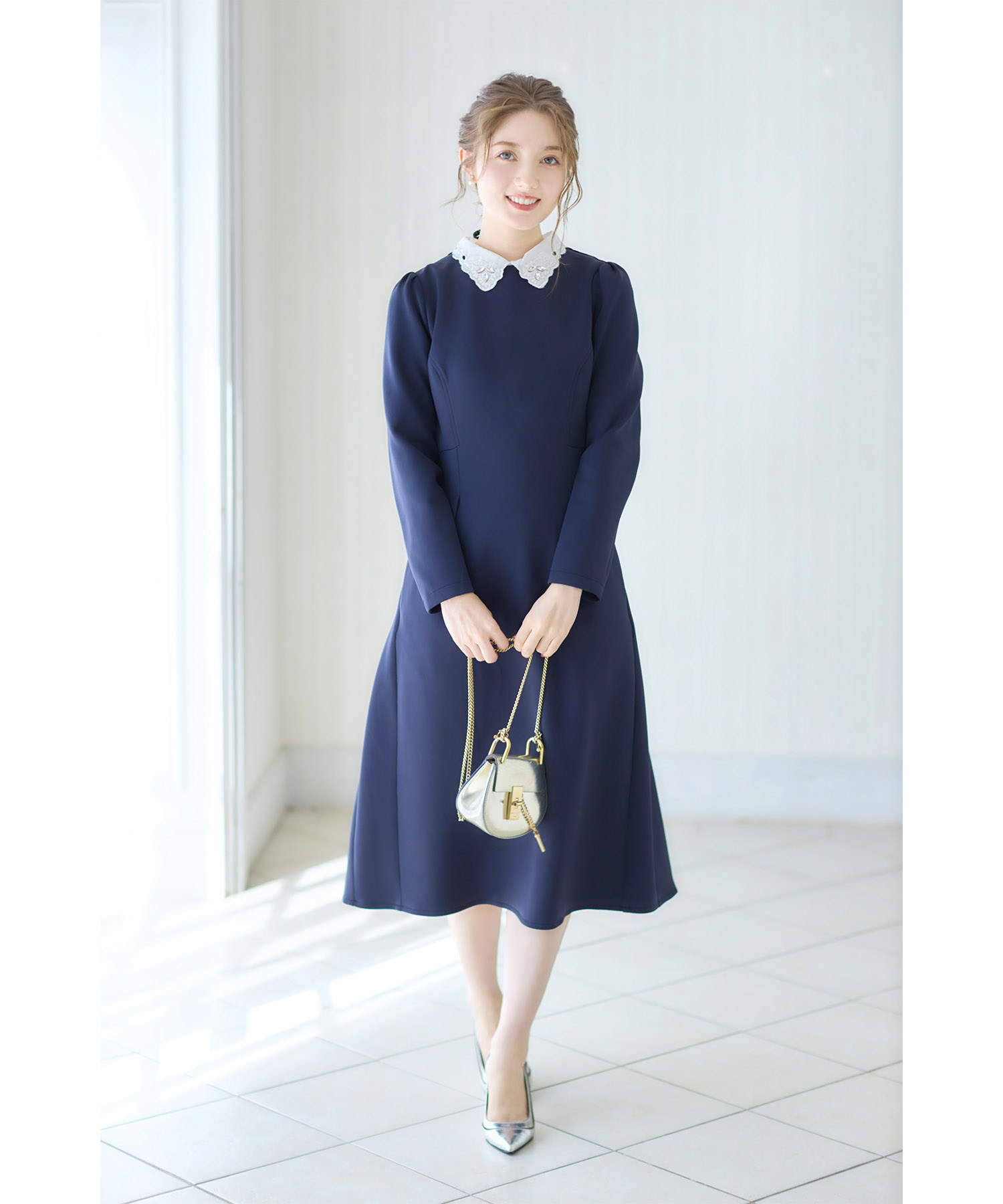 2WAYビジュー×レース襟付きダンボールワンピース