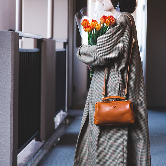 ポルコロッソ楽天市場店：口枠ショルダーバッグ