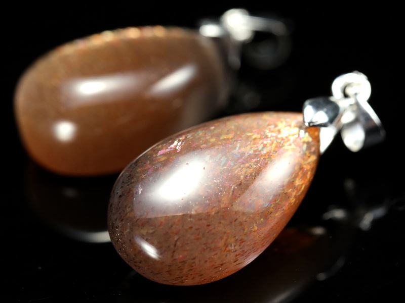 ブラックゴールデン サンストーン ペンダントトップ ドロップ型 重さ約