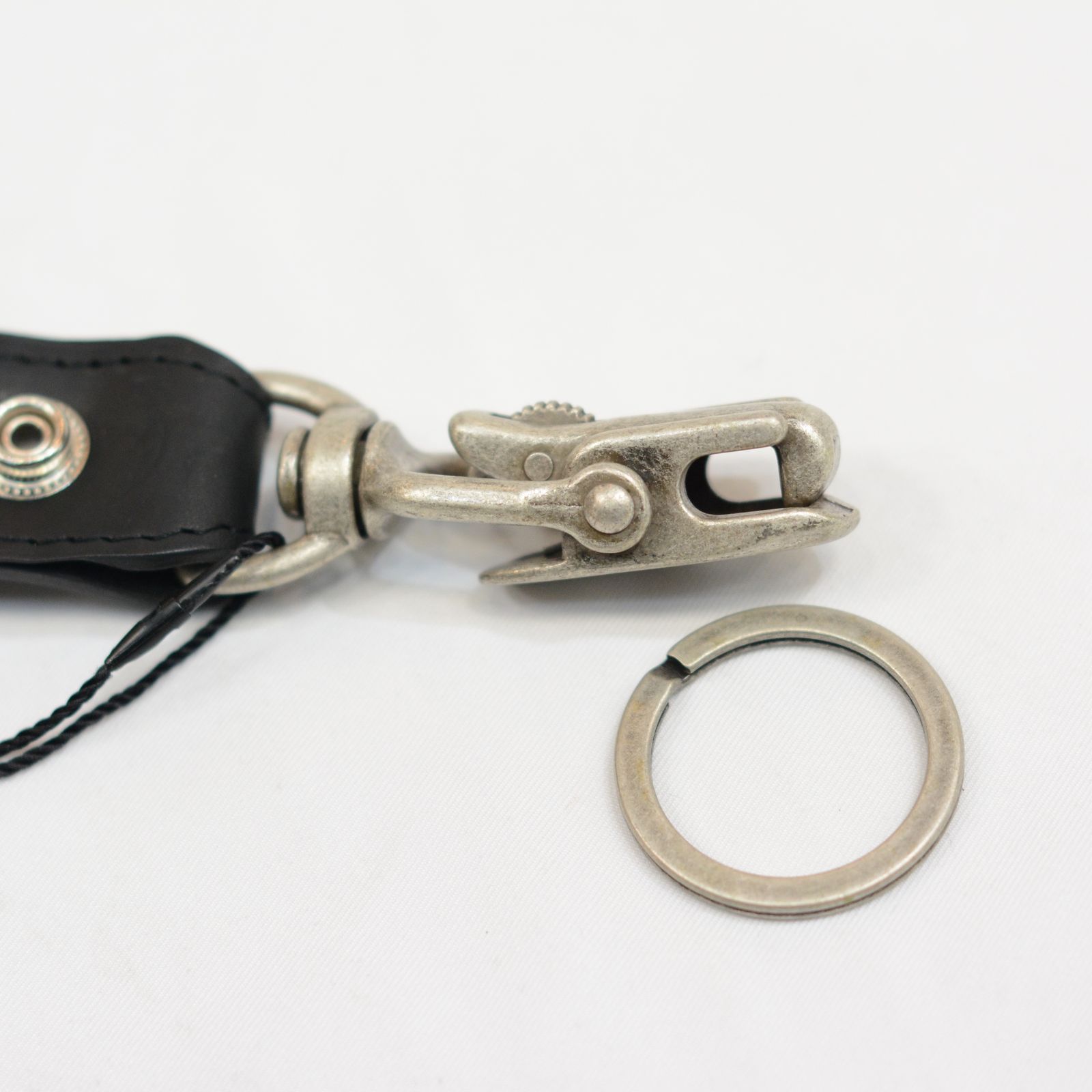 ISAMU KATAYAMA BACKLASH - GUIDIオイルカーフ キーホルダー | chord