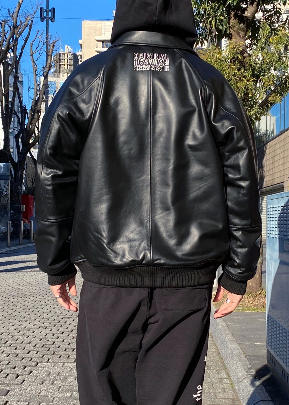 HIDE AND SEEK - Leather Varsity Jacket (BLACK/WHITE) / 西浦徹