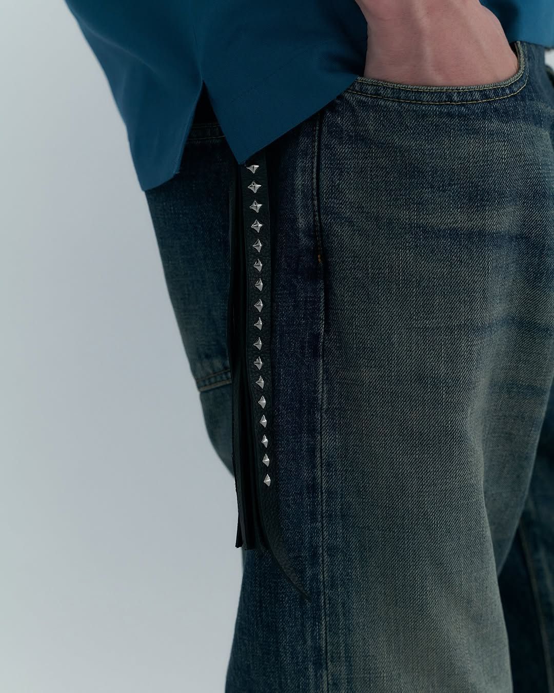 CALEE - STUDS & TASSEL LEATHER LONG KEY RING (BLACK) / スタッズ