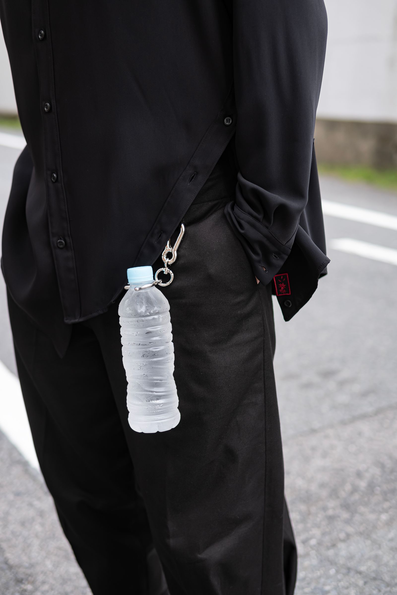 HIDAKA - PET BOTTLE HOLDER / SILVER | Retikle Online Store