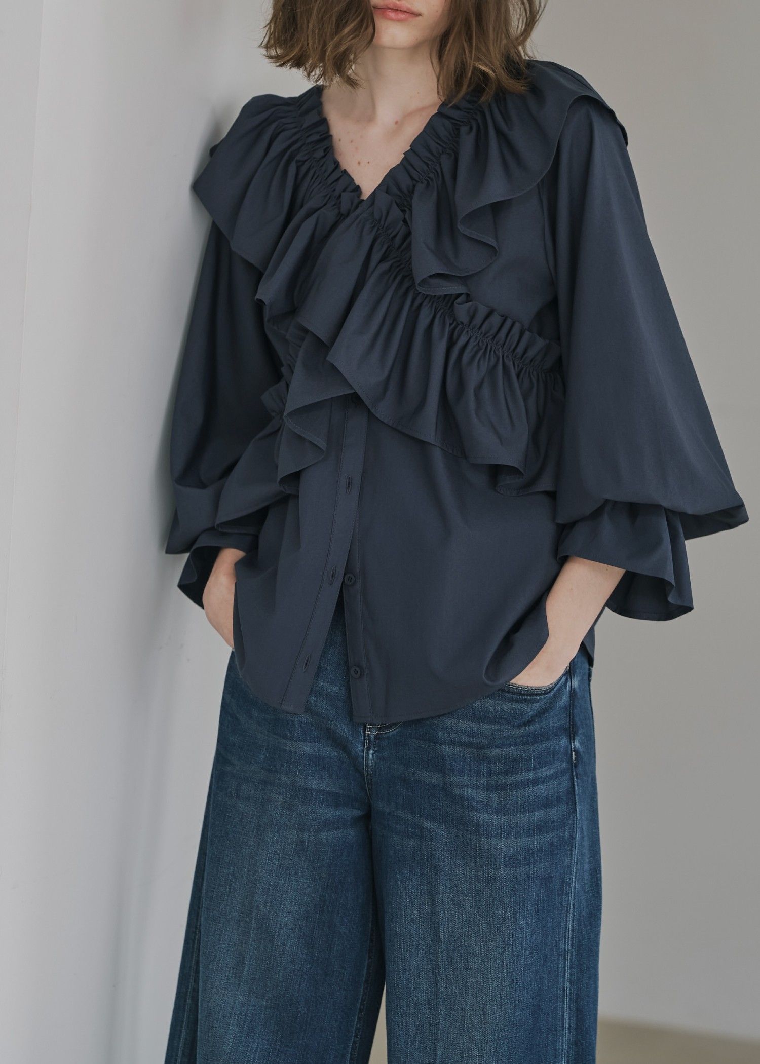 WILLFULLY - frill cross asymmetry BL / フリルクロス アシンメトリー