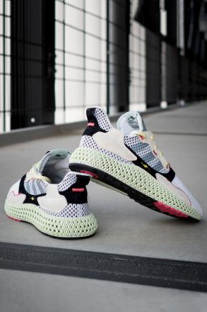 海外11月30日発売予定】アディダス コンソーシアム ZX4000