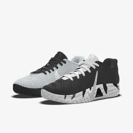 国内10月2日発売開始】ナイキ バイ ユー ジャ 3 - スニーカーウォーズ