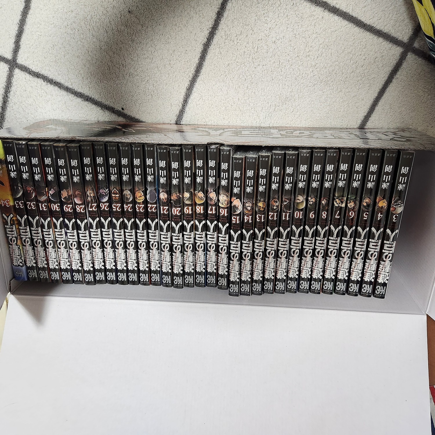 楽天市場】[新品]進撃の巨人 (1-34巻 全巻) +オリジナル収納BOX付