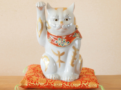 九谷焼 陶幸 マルヨネ】 10号招き猫 本金三毛 右手・左手各 幅18×奥18