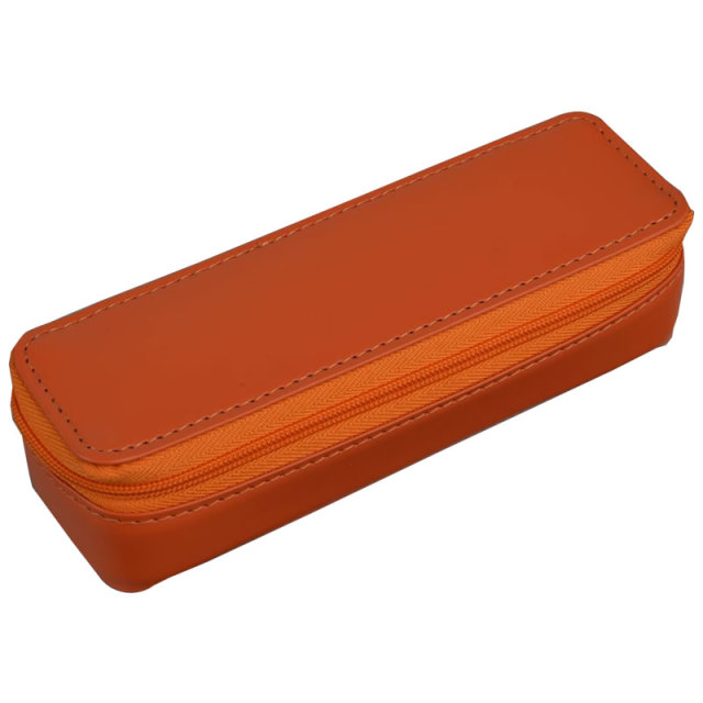 リサイクルレザー】天然の革が持つ質感や光沢はそのまま、発色のいい