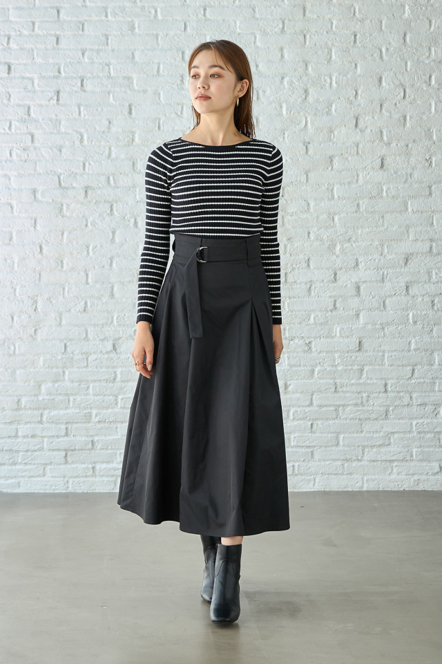 ベルテッドタックフレアスカート
