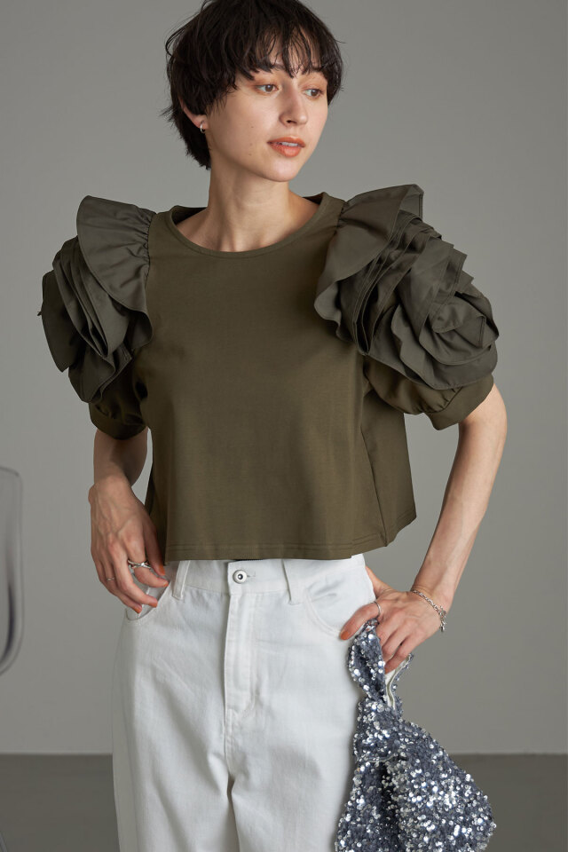 花びらスリーブトップス