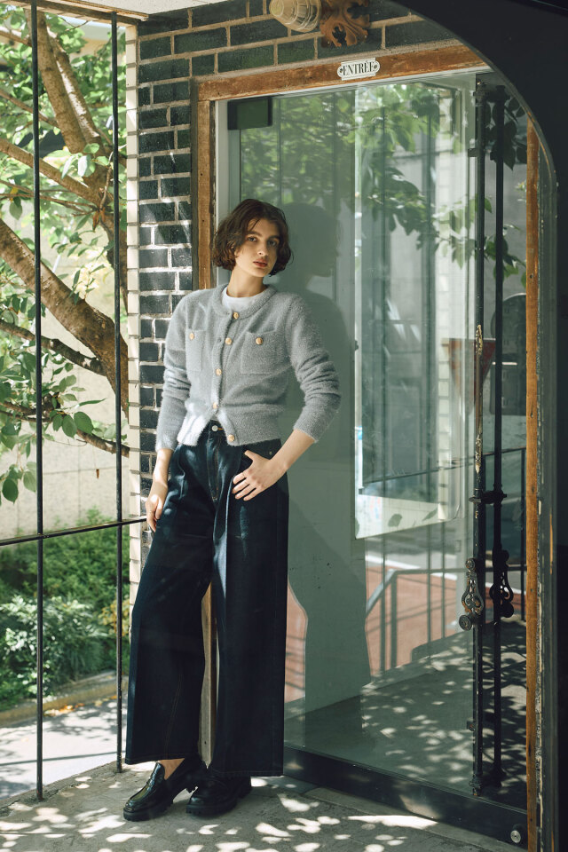 センタープレスタックワイドデニムパンツ